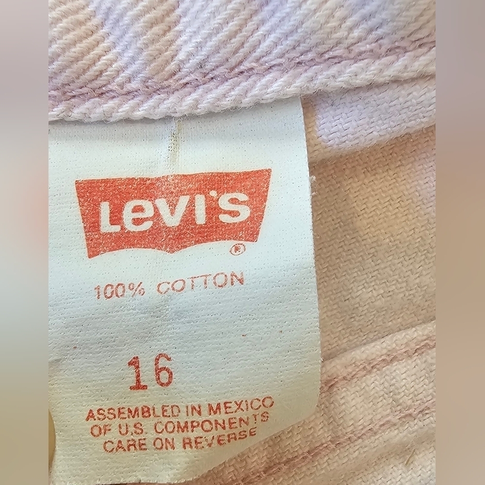 Vintage 80's Levi's Native Pale Pink Hi-Rise Denim Jean Shorts 8 Inch Rare Find! - Picture 6 of 9